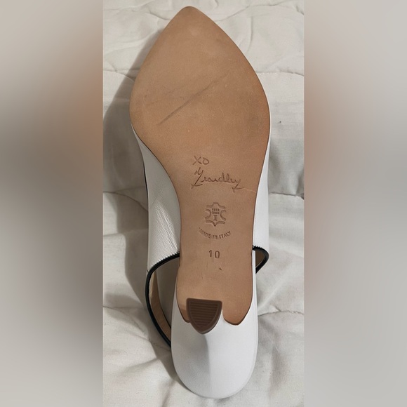 EUC Marchez Vous Mara White Napa Heels Trimmed in Black Buckle closure size 10 - Picture 4 of 5